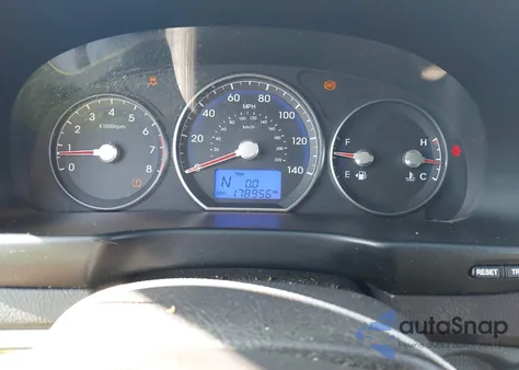 2010 Hyundai Santa Fe Gls z USA, uszkodzony, nr VIN 5NMSG3AB0AH354978